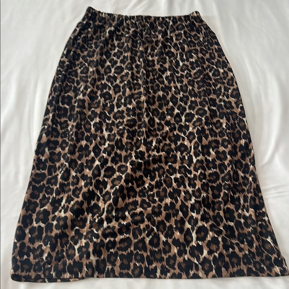 AGB Petite Leopard Print Skirt - Picture 1 of 4